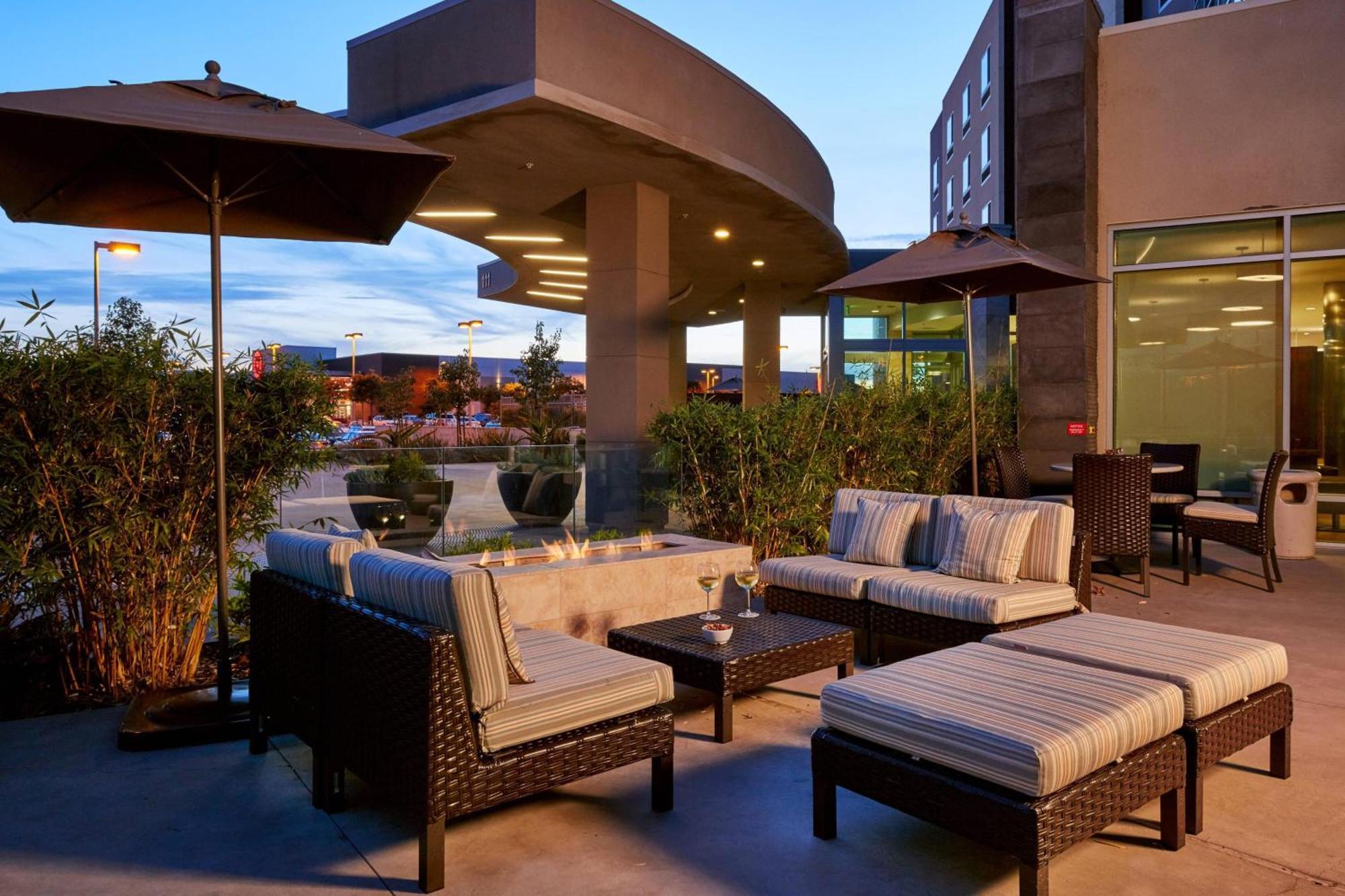 Courtyard By Marriott San Jose North/ Silicon Valley São José Exterior foto